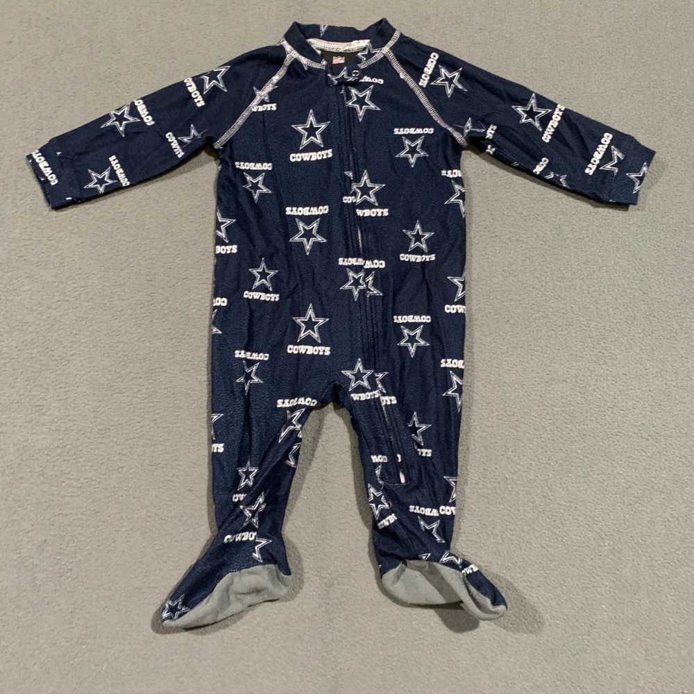 NFL Team Apparel Dallas Cowboys Baby Footed Pajamas Romper Navy Blue 6/9 Months‎